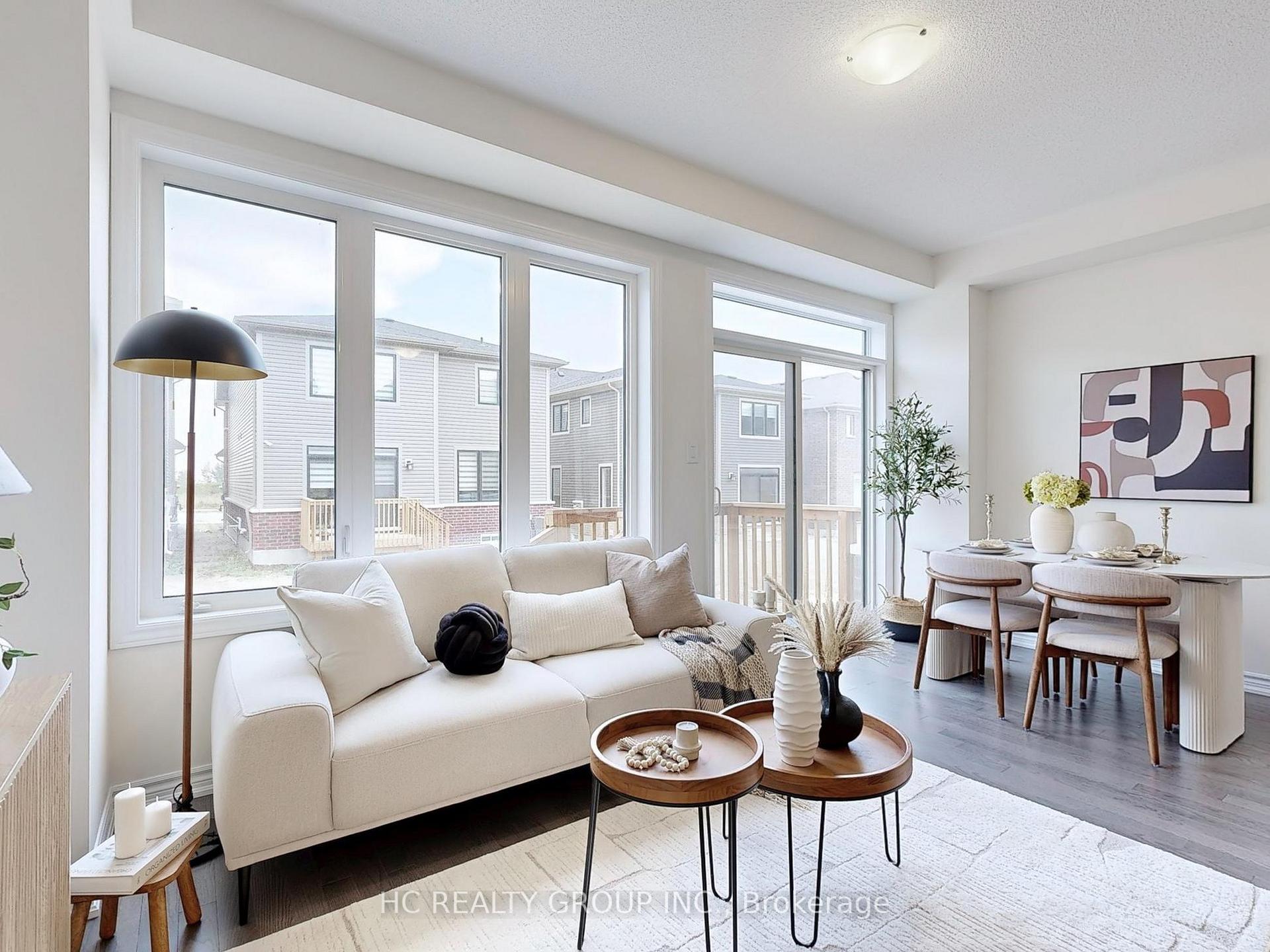 Photo 3 of 675 Ribstone Court, Oshawa, Pinecrest — HOMEH