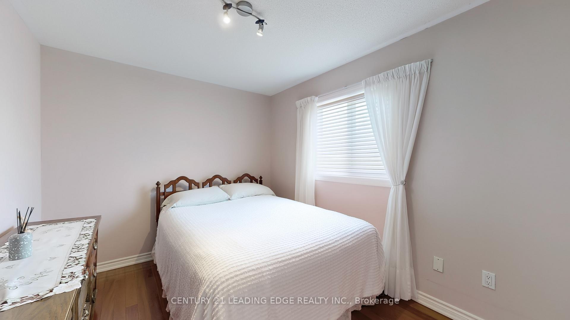 Photo 27 of 1915 Wildflower Drive, Pickering, Amberlea — HOMEH