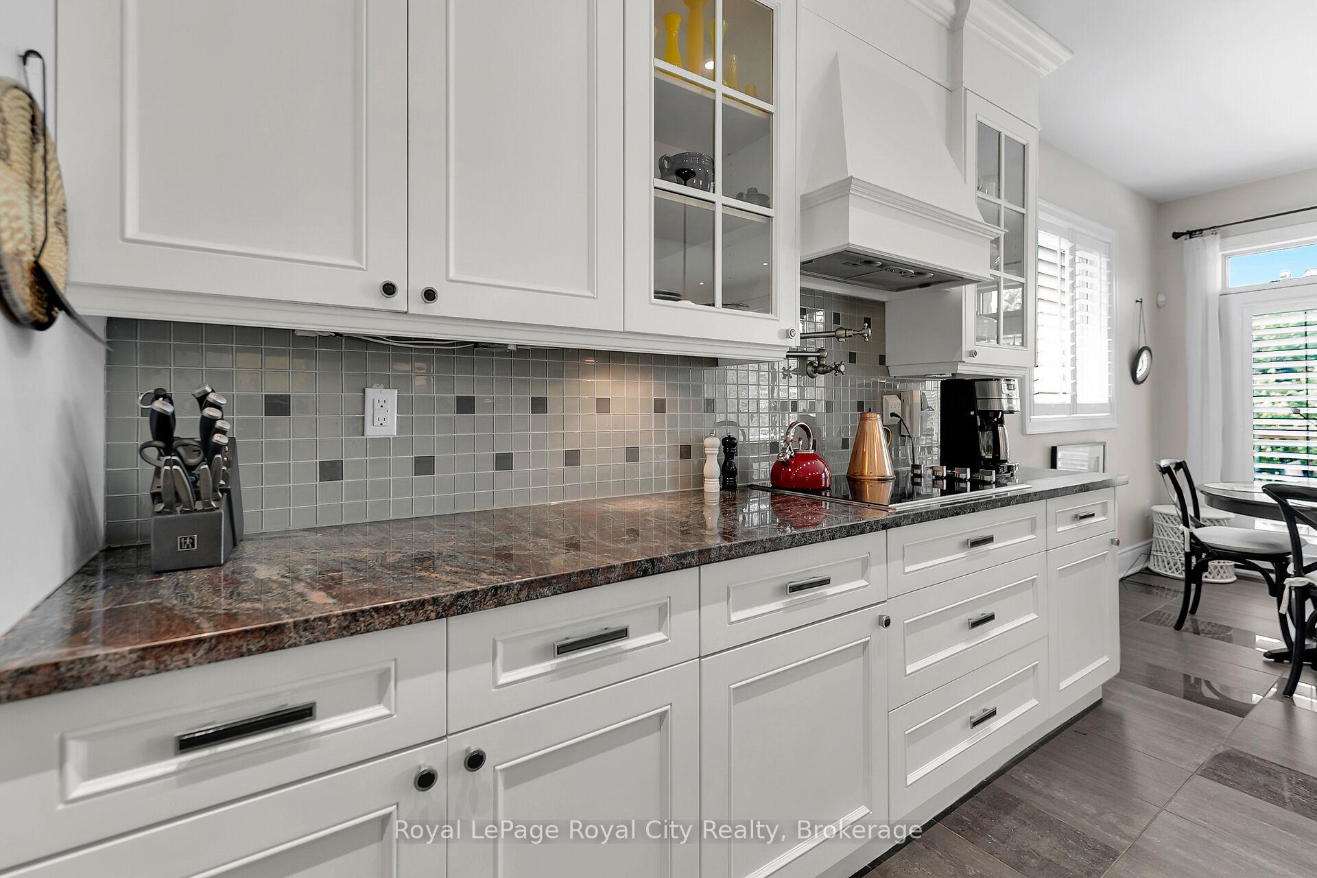 Photo 10 of 54 Aberfoyle Mill Crescent, Puslinch, Aberfoyle — HOMEH
