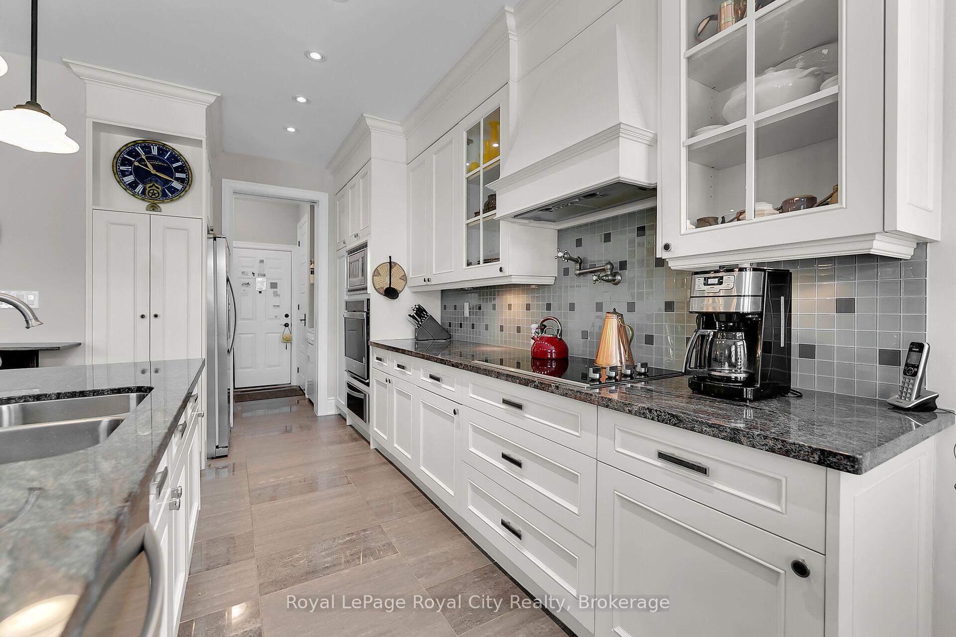 Photo 14 of 54 Aberfoyle Mill Crescent, Puslinch, Aberfoyle — HOMEH