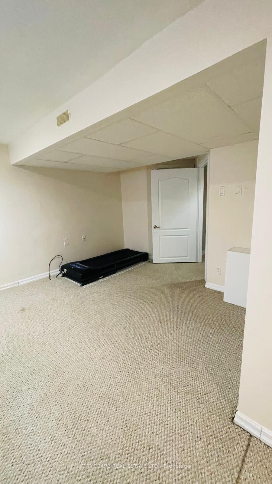 Photo 4 of Unit Bsmt, 830 Gifford Crescent, Milton, Coates — HOMEH