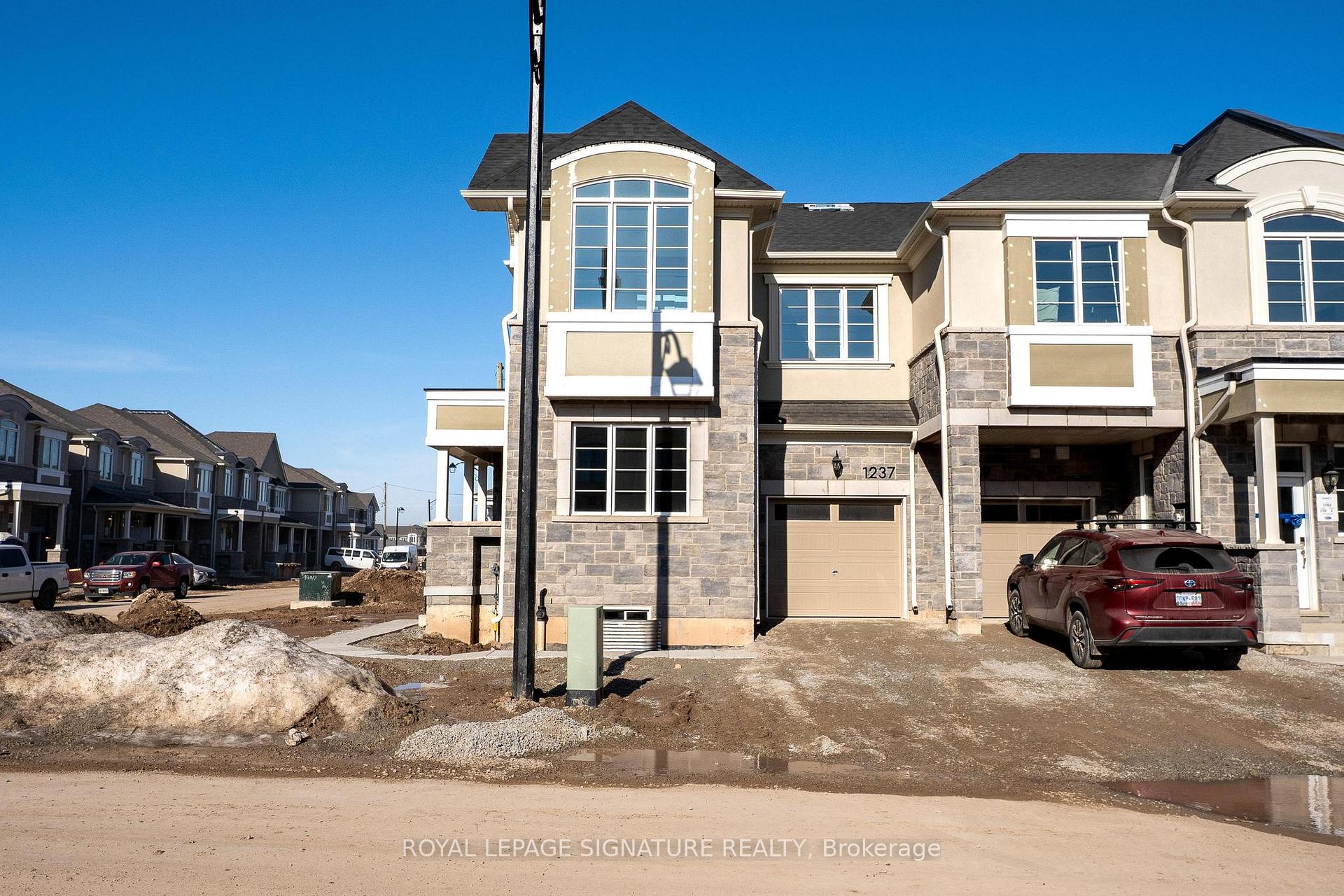 Photo 1 of 1237 Ferguson Drive, Milton, Bowes — HOMEH