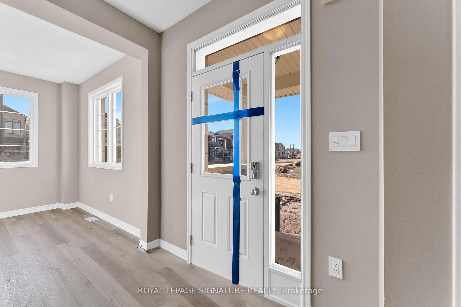 Photo 4 of 1237 Ferguson Drive, Milton, Bowes — HOMEH