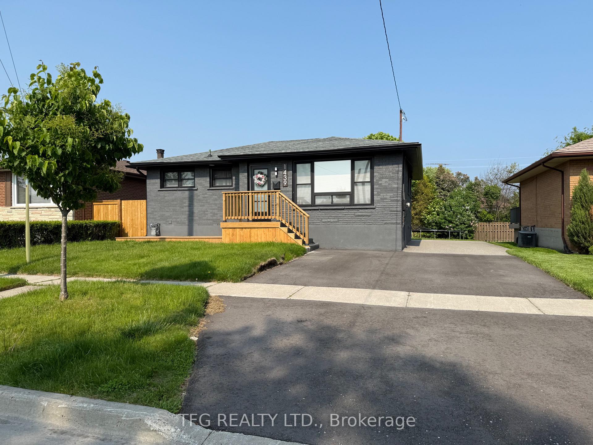 Photo 2 of 1439 Tremblay Street, Oshawa, Lakeview — HOMEH