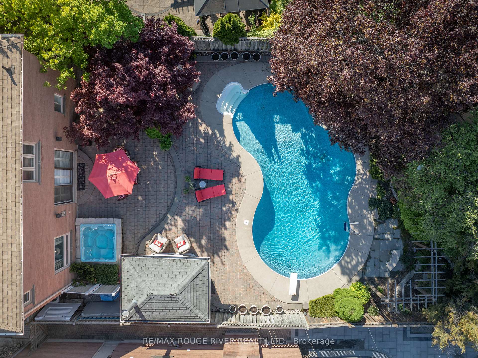 Photo 2 of 1523 Saugeen Drive, Pickering, Amberlea — HOMEH