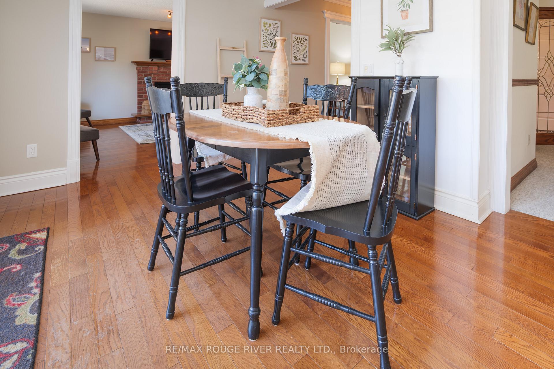 Photo 11 of 1523 Saugeen Drive, Pickering, Amberlea — HOMEH