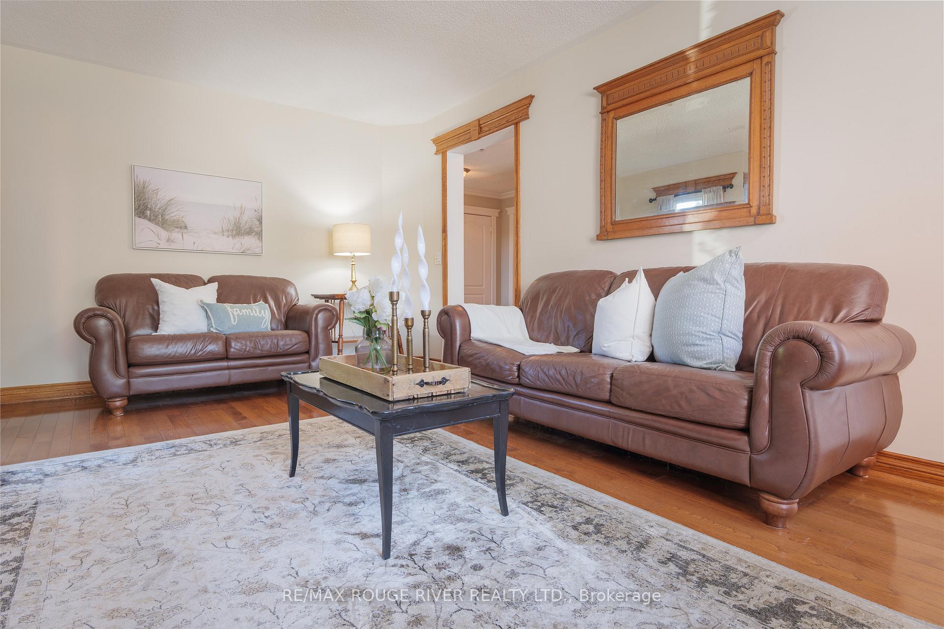 Photo 13 of 1523 Saugeen Drive, Pickering, Amberlea — HOMEH