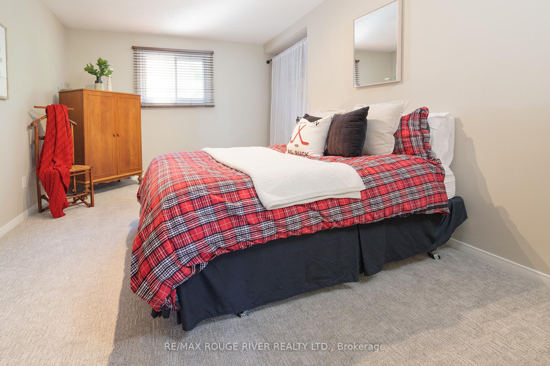 Photo 26 of 1523 Saugeen Drive, Pickering, Amberlea — HOMEH