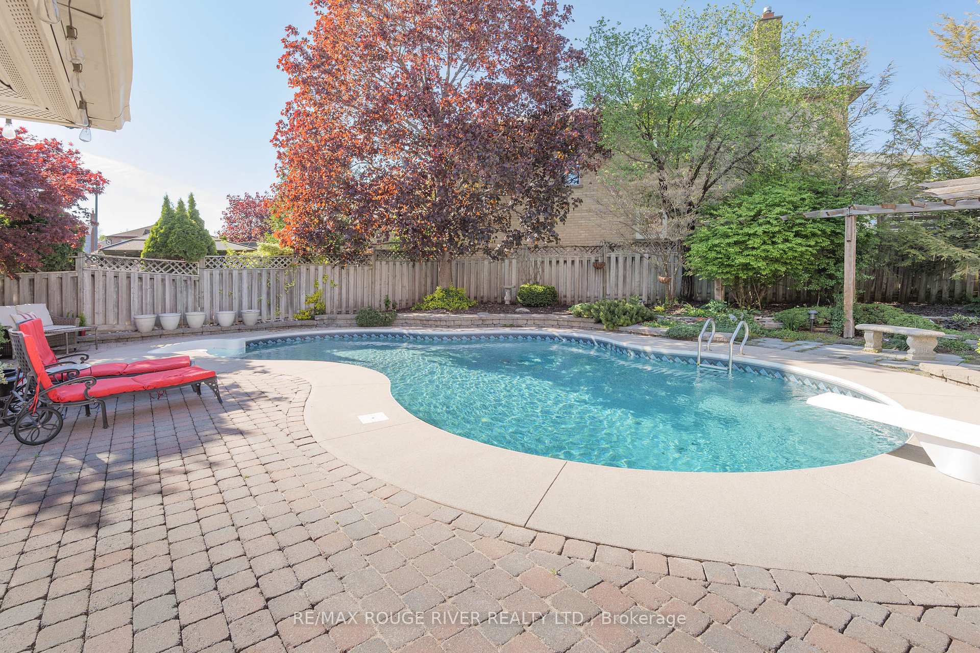 Photo 41 of 1523 Saugeen Drive, Pickering, Amberlea — HOMEH