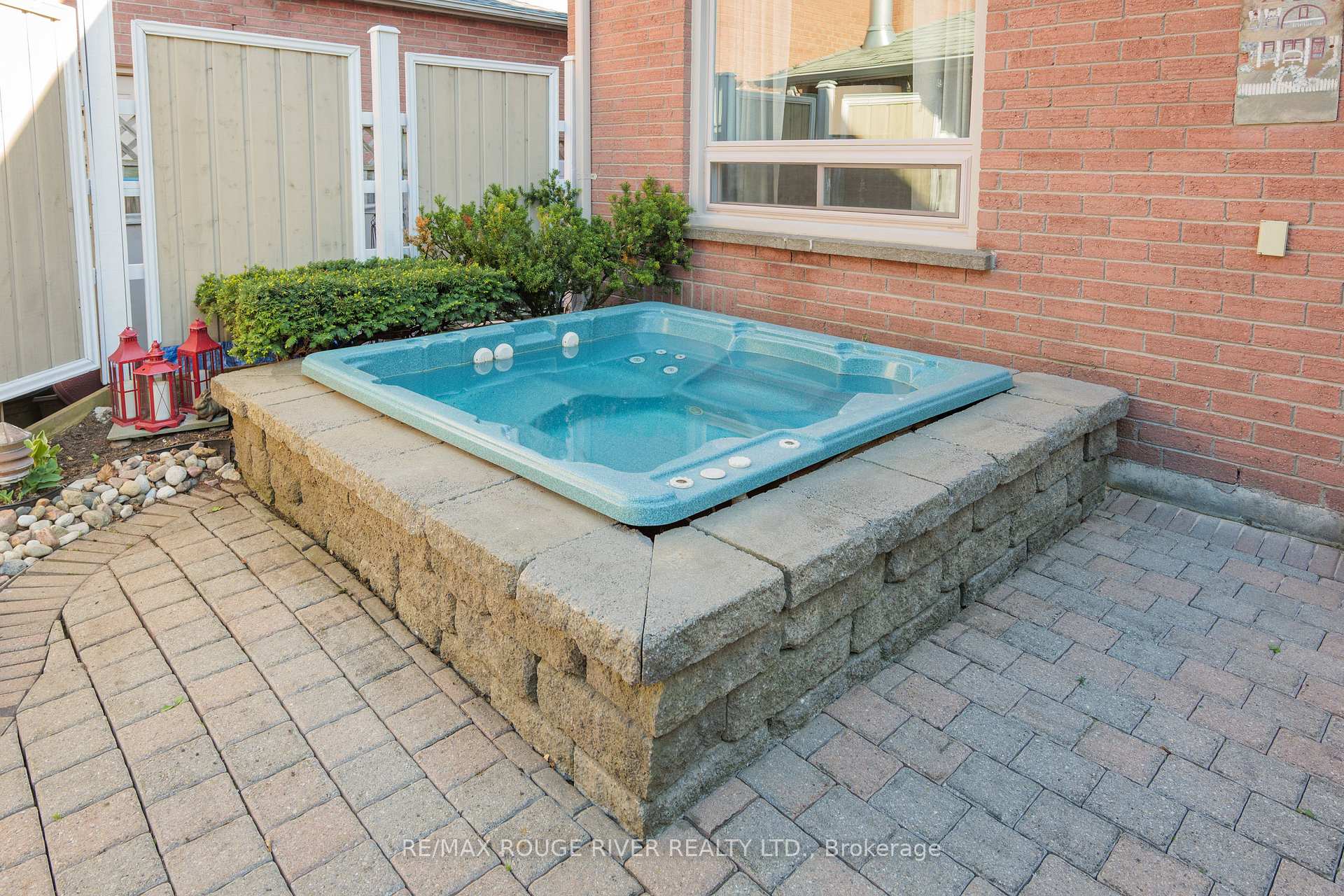 Photo 42 of 1523 Saugeen Drive, Pickering, Amberlea — HOMEH