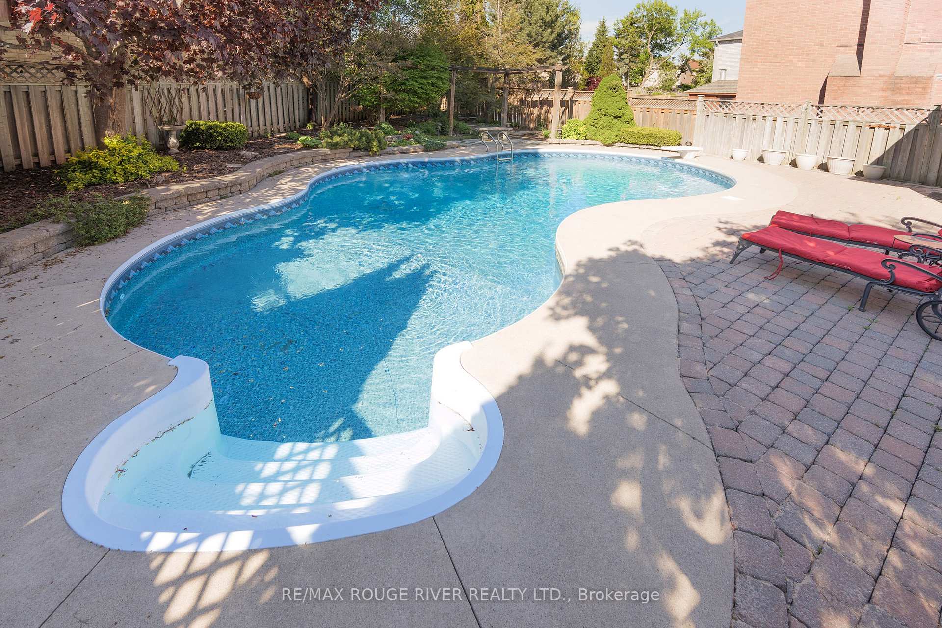 Photo 45 of 1523 Saugeen Drive, Pickering, Amberlea — HOMEH