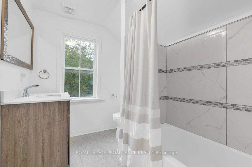 Photo 17 of 96 Dixon Drive, Quinte West, Trenton Ward — HOMEH