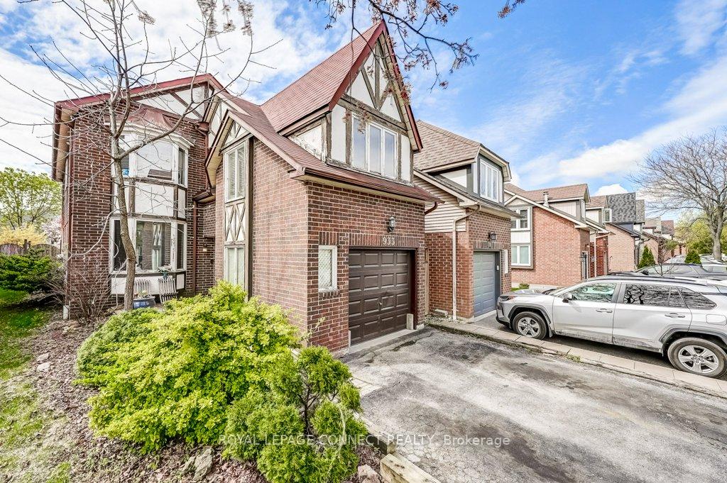 Photo 4 of 933 Redbird Crescent, Pickering, Liverpool — HOMEH