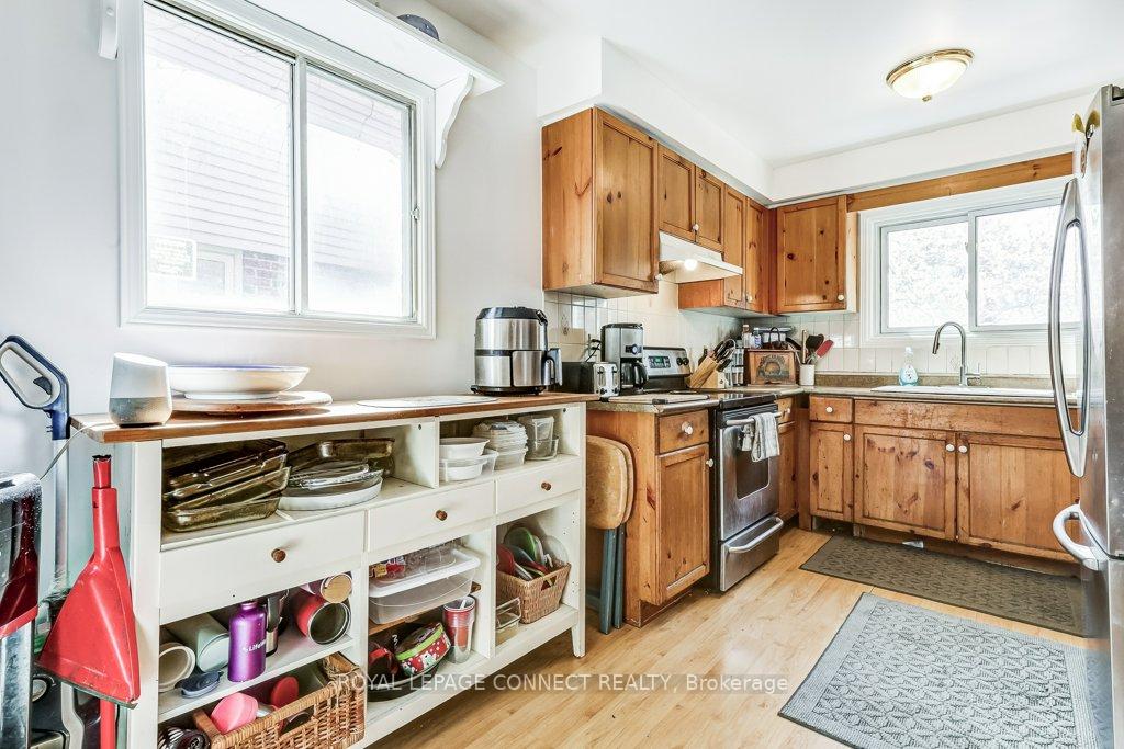 Photo 9 of 933 Redbird Crescent, Pickering, Liverpool — HOMEH