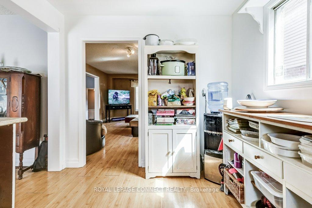 Photo 10 of 933 Redbird Crescent, Pickering, Liverpool — HOMEH