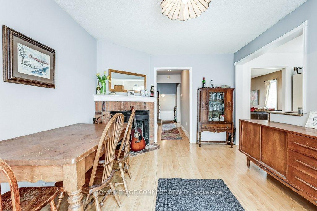 Photo 12 of 933 Redbird Crescent, Pickering, Liverpool — HOMEH