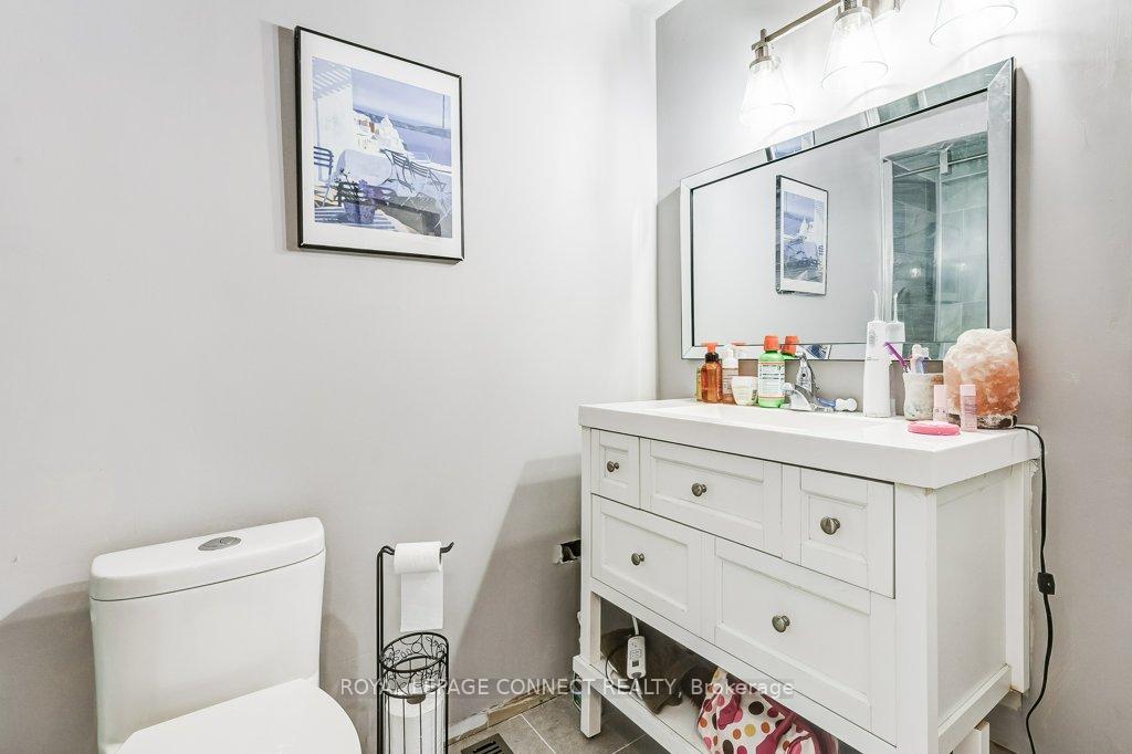 Photo 17 of 933 Redbird Crescent, Pickering, Liverpool — HOMEH
