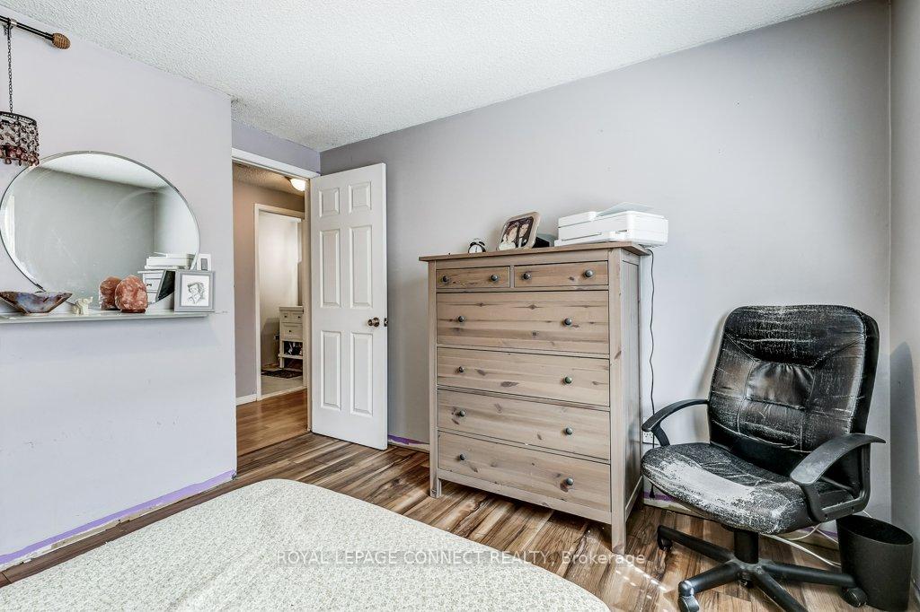 Photo 21 of 933 Redbird Crescent, Pickering, Liverpool — HOMEH