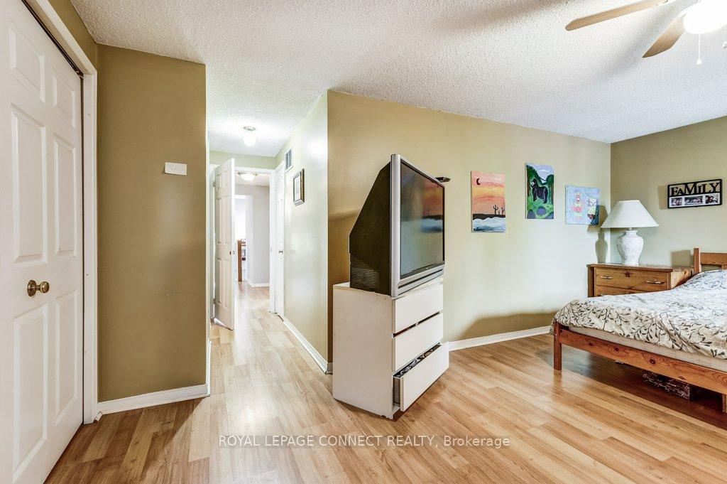 Photo 24 of 933 Redbird Crescent, Pickering, Liverpool — HOMEH