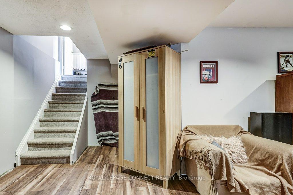Photo 31 of 933 Redbird Crescent, Pickering, Liverpool — HOMEH