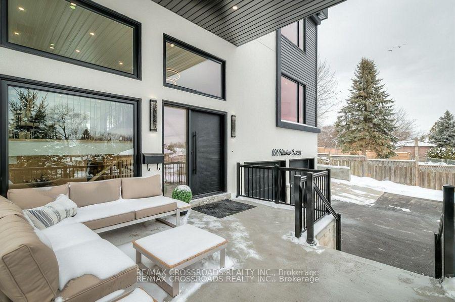 Photo 3 of 696 Hillview Crescent, Pickering, West Shore — HOMEH