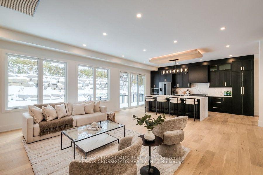 Photo 8 of 696 Hillview Crescent, Pickering, West Shore — HOMEH