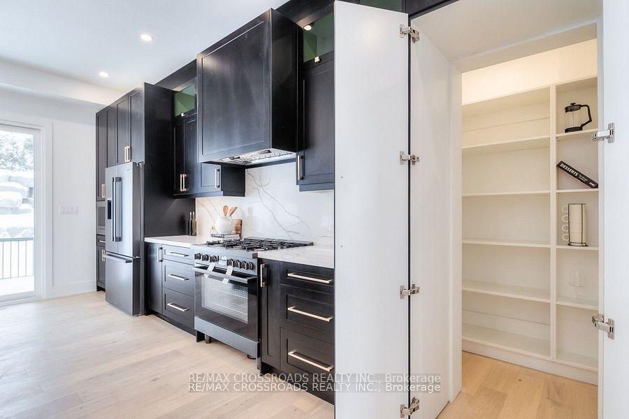 Photo 12 of 696 Hillview Crescent, Pickering, West Shore — HOMEH