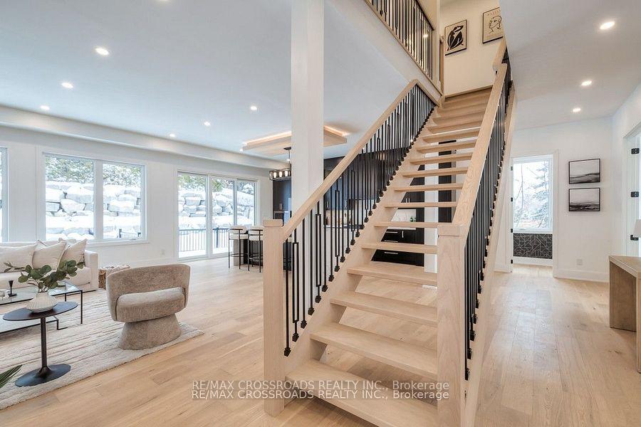 Photo 16 of 696 Hillview Crescent, Pickering, West Shore — HOMEH
