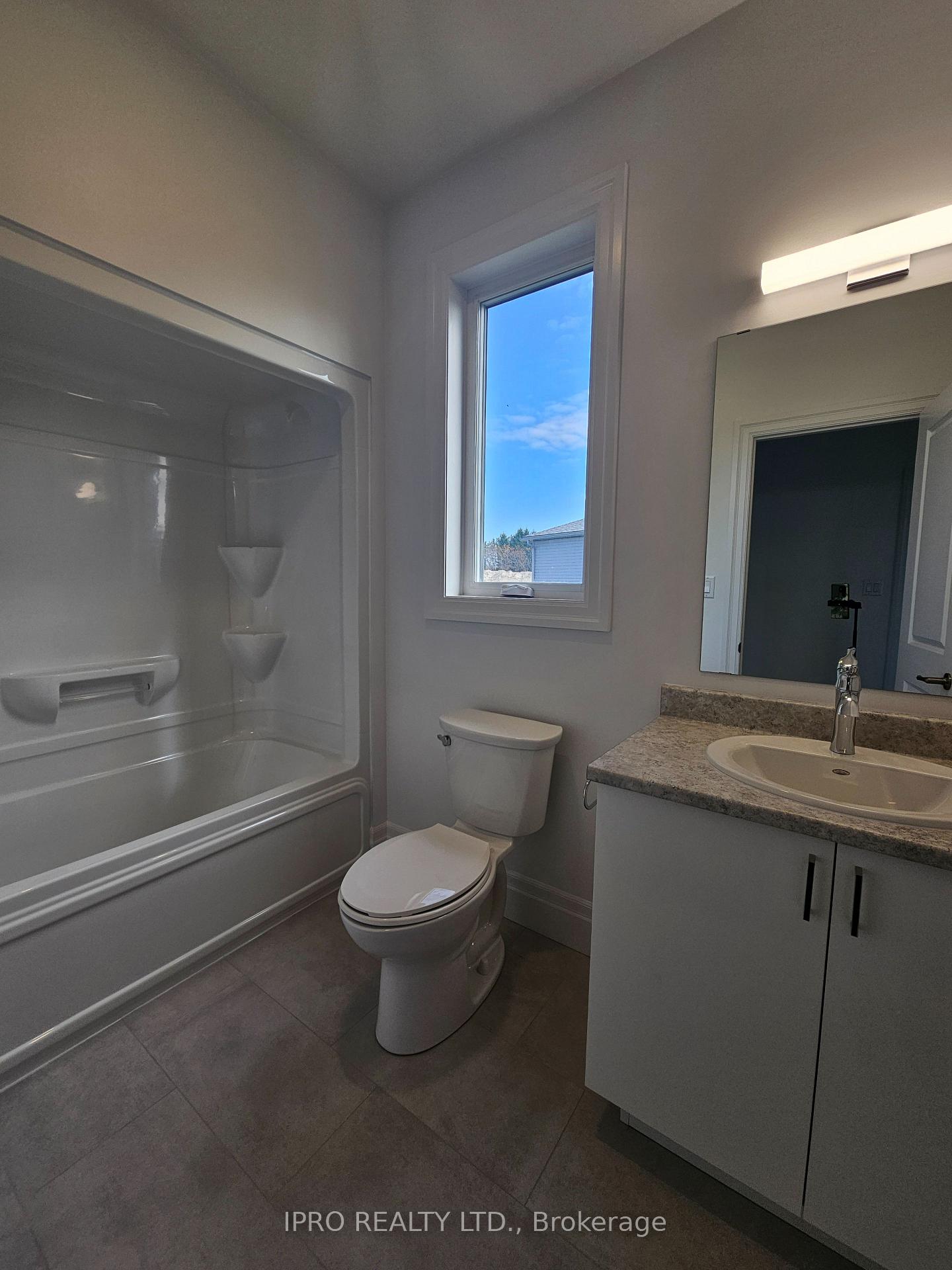 Photo 4 of 17 Beasley Crescent, Prince Edward County, Hallowell Ward — HOMEH