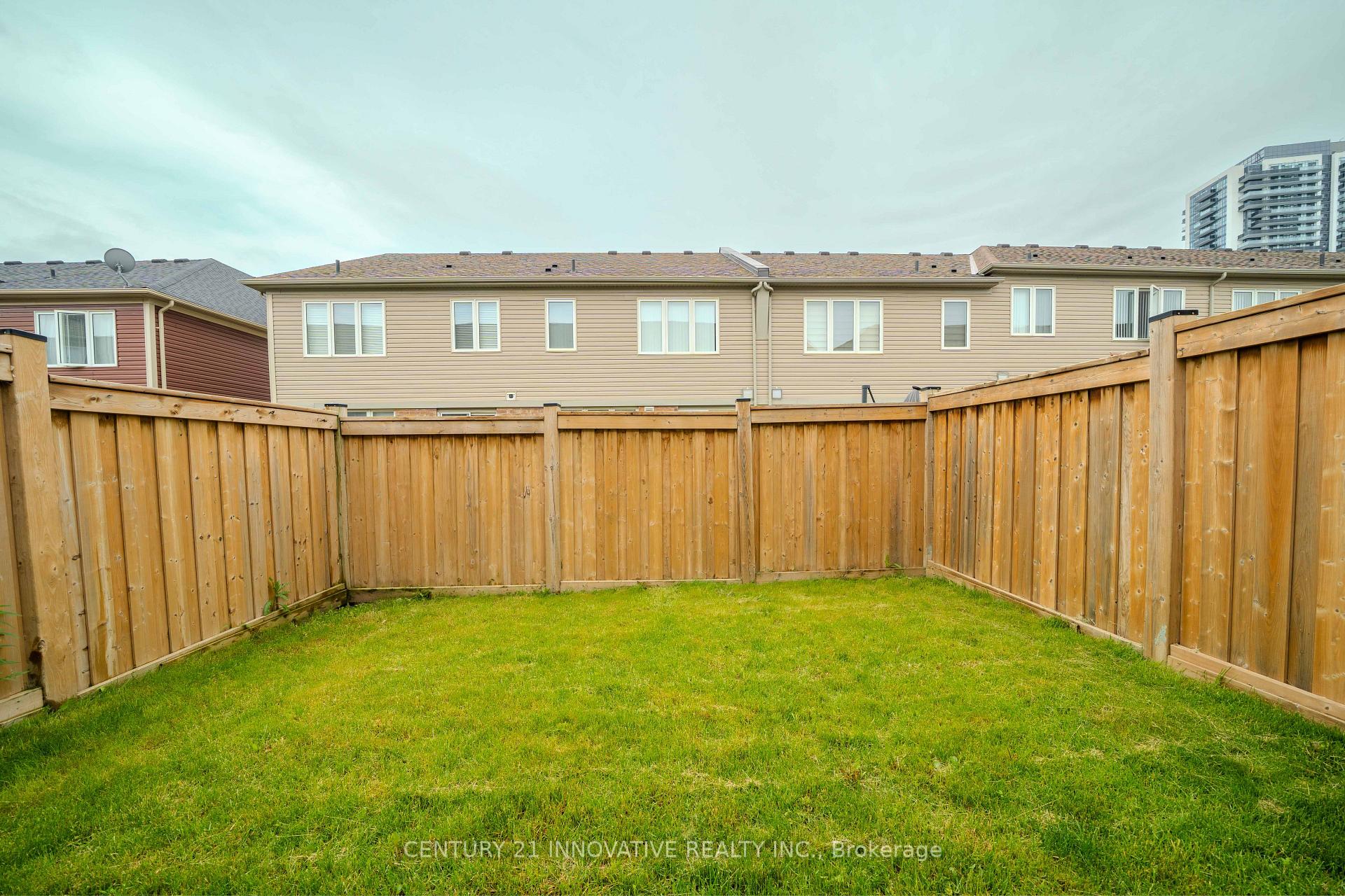 Photo 4 of 2462 Steeplechase Street, Oshawa, Windfields — HOMEH