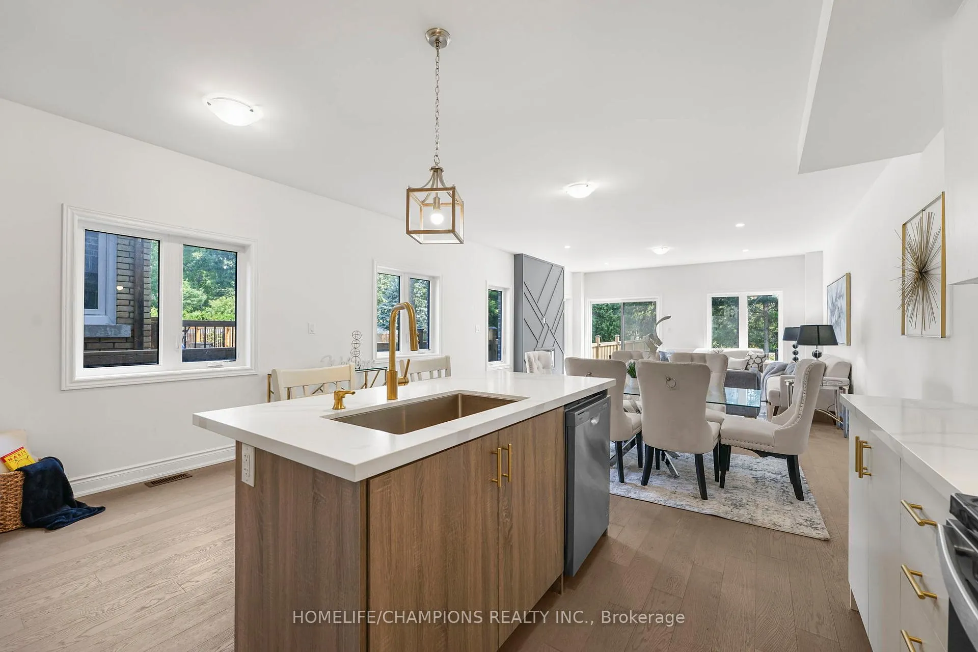 Photo 16 of 129 Guelph Street, Oshawa, Donevan — HOMEH