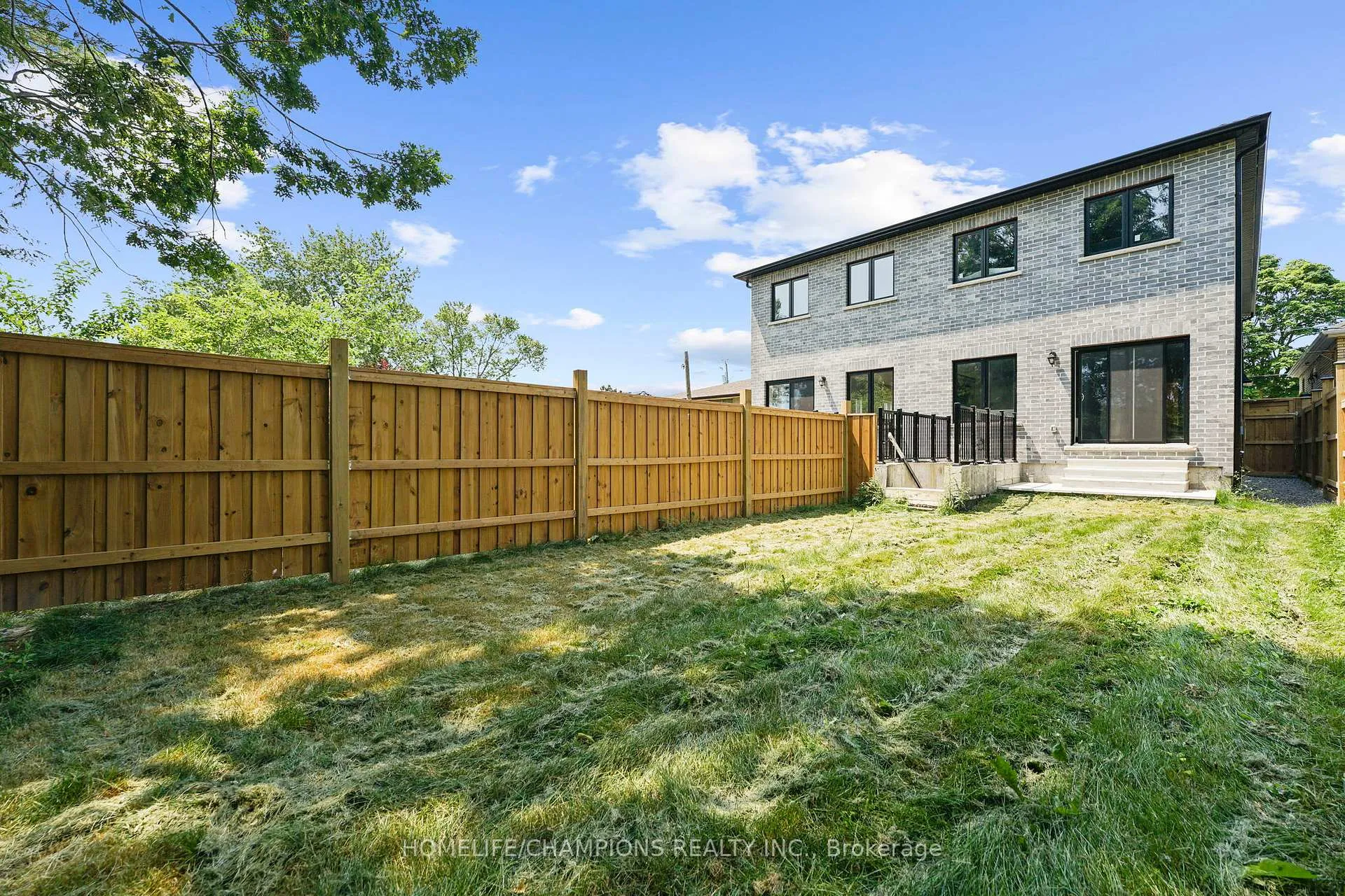 Photo 38 of 129 Guelph Street, Oshawa, Donevan — HOMEH