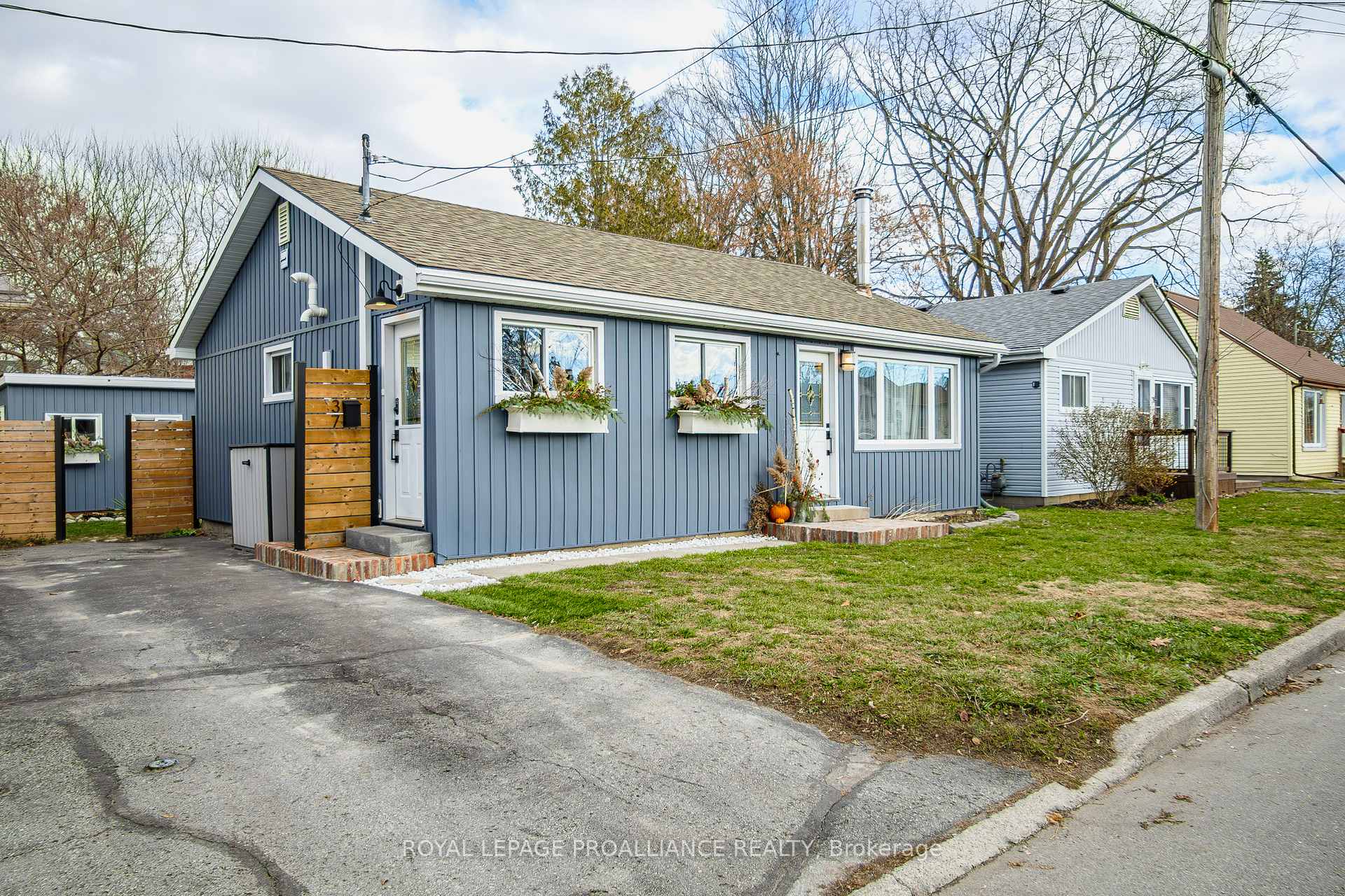 Photo 1 of 37 Leopold Street, Quinte West, Trenton Ward — HOMEH