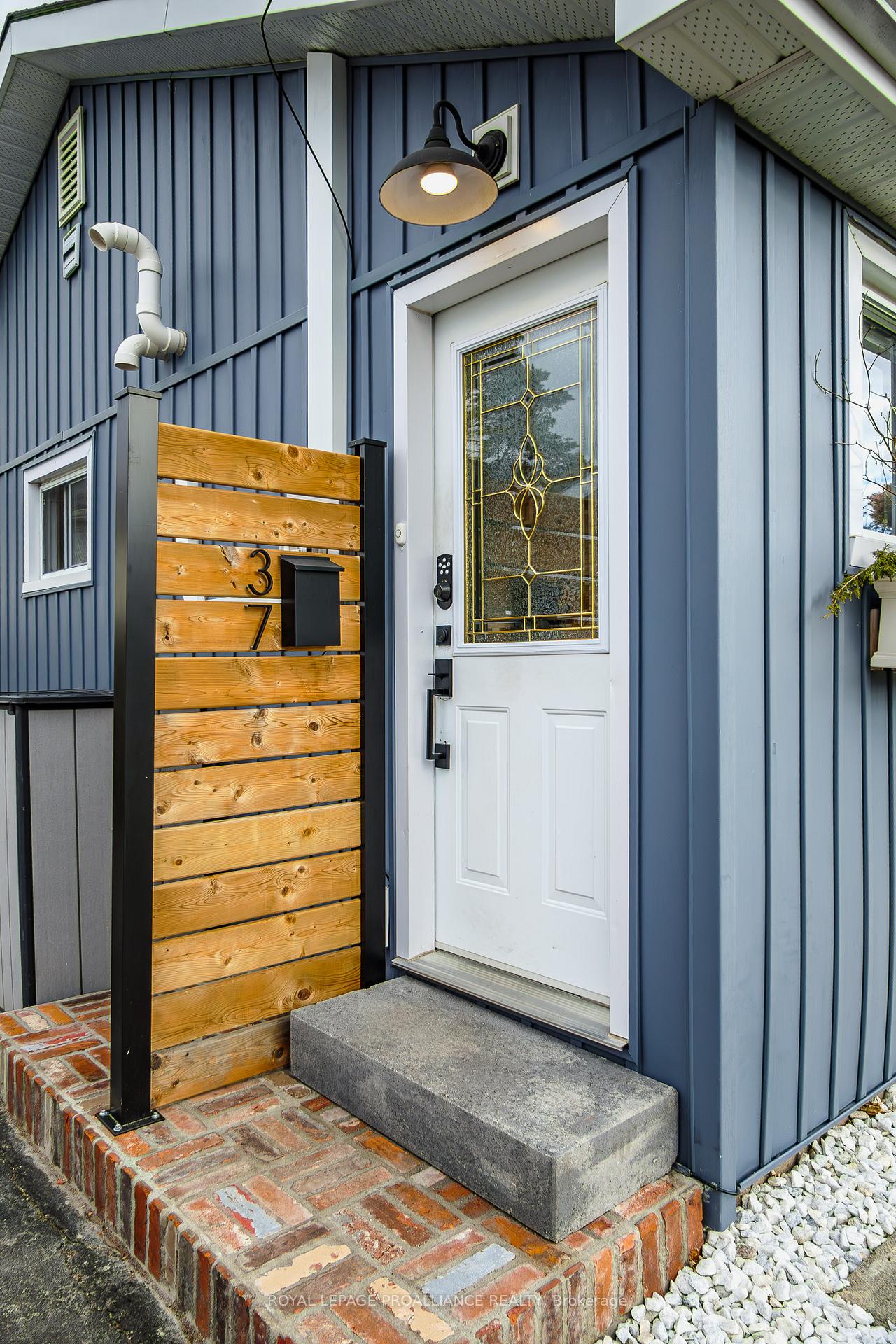 Photo 6 of 37 Leopold Street, Quinte West, Trenton Ward — HOMEH