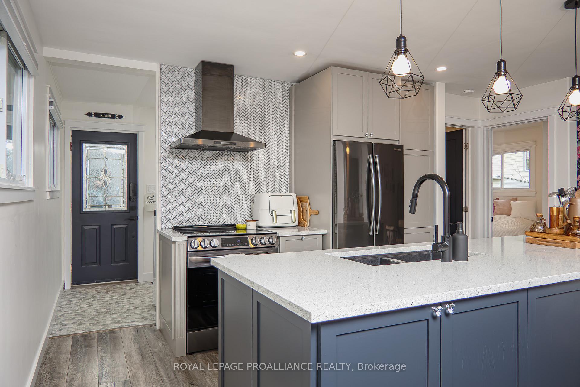 Photo 10 of 37 Leopold Street, Quinte West, Trenton Ward — HOMEH