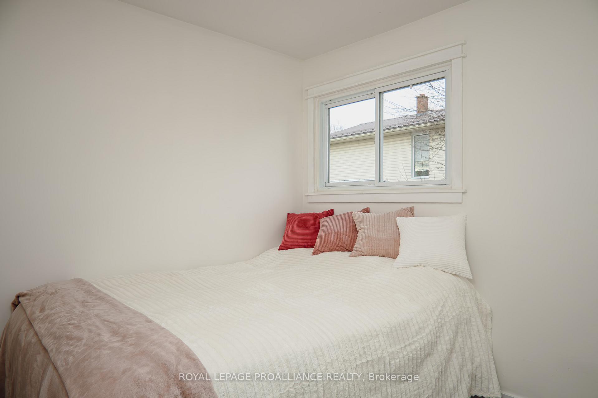 Photo 28 of 37 Leopold Street, Quinte West, Trenton Ward — HOMEH