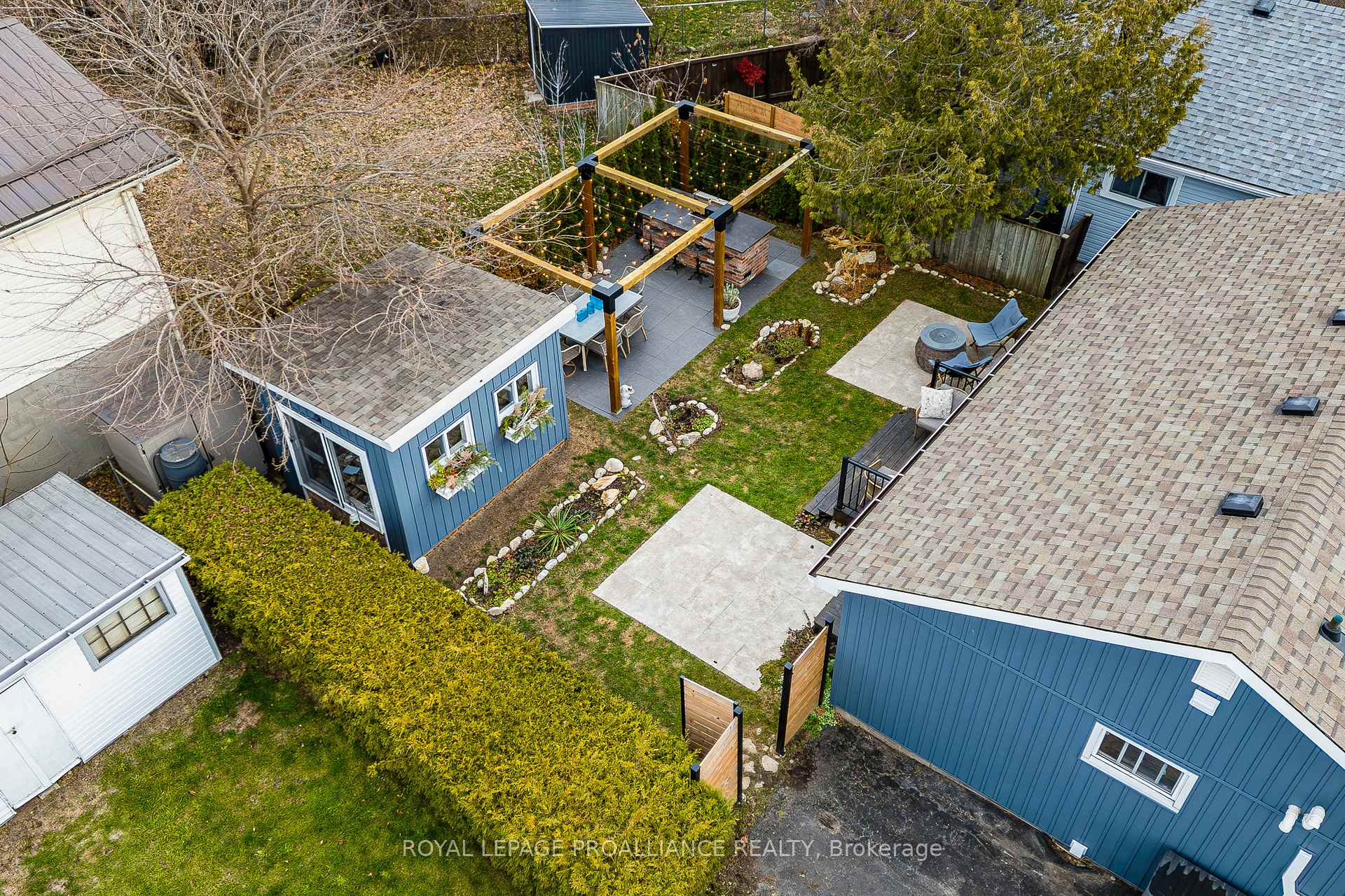 Photo 41 of 37 Leopold Street, Quinte West, Trenton Ward — HOMEH