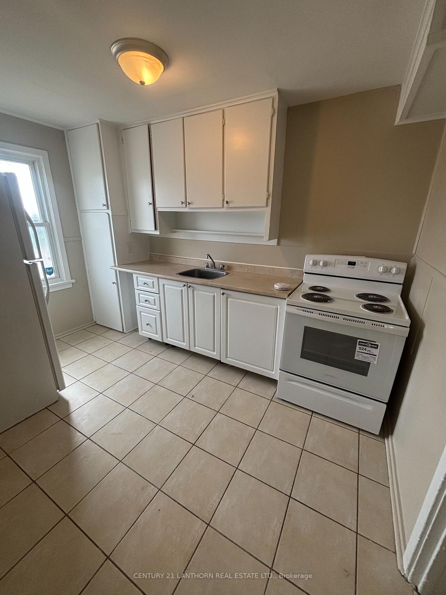 Photo 4 of 12 Caen Court, Prince Edward County, Hallowell Ward — HOMEH