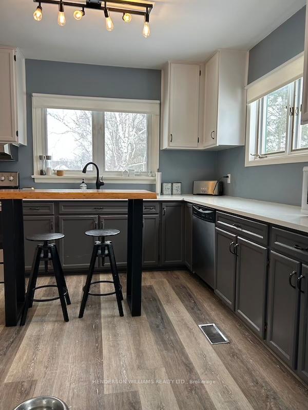 Photo 3 of 34 Talbot Street, Prince Edward County, Picton Ward — HOMEH
