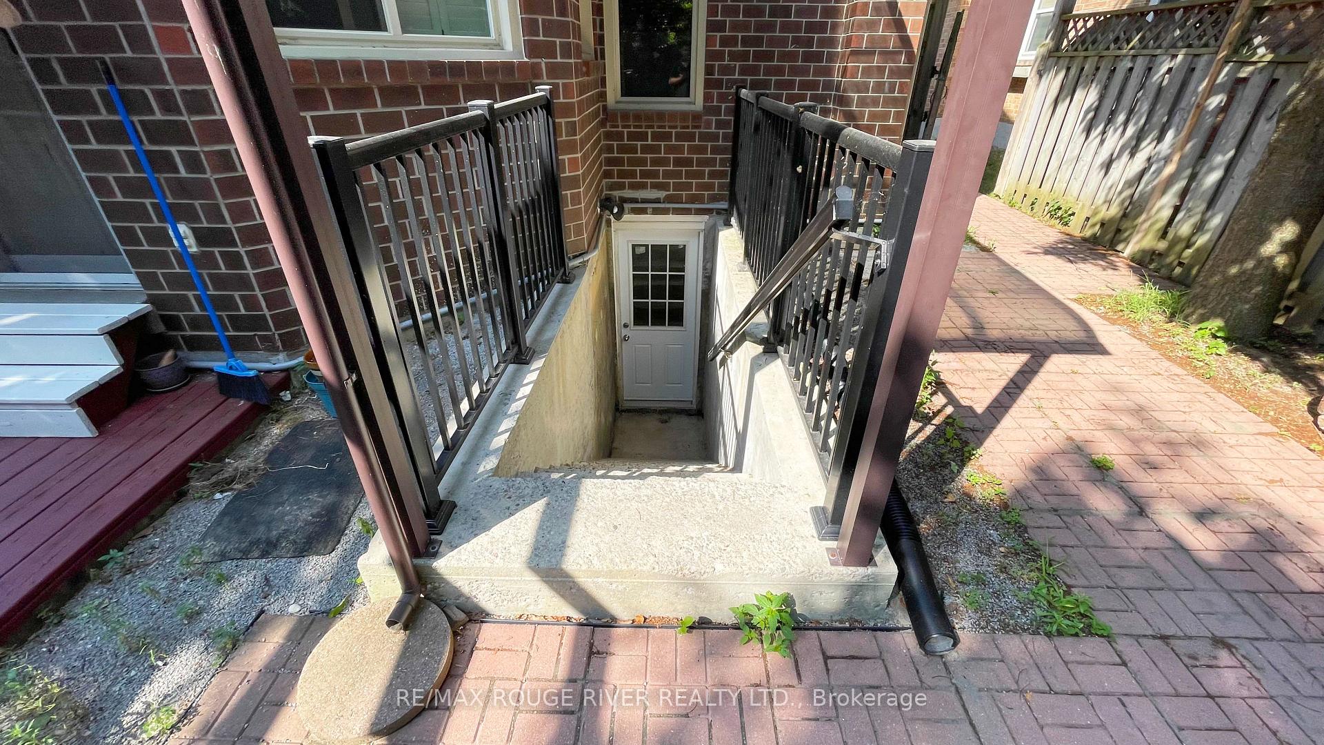 Photo 4 of Unit Bsmt, 1101 Windgrove Square, Pickering, Liverpool — HOMEH