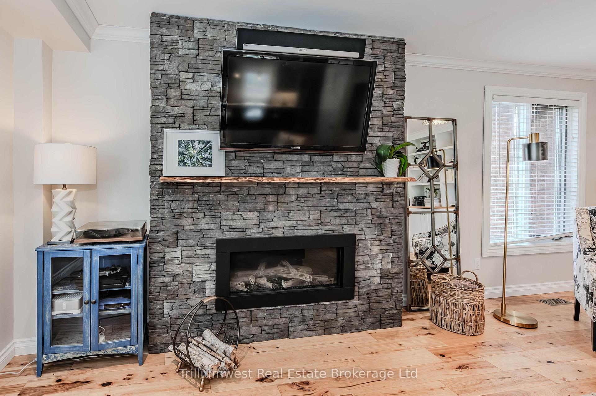 Photo 8 of 4032 Maddaugh Road, Puslinch, Crieff/Aikensville/Killean — HOMEH