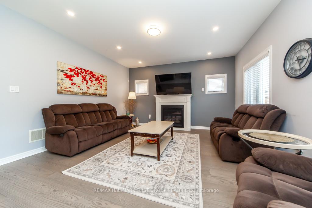 Photo 14 of 1825 Douglas Langtree Drive, Oshawa, Taunton — HOMEH