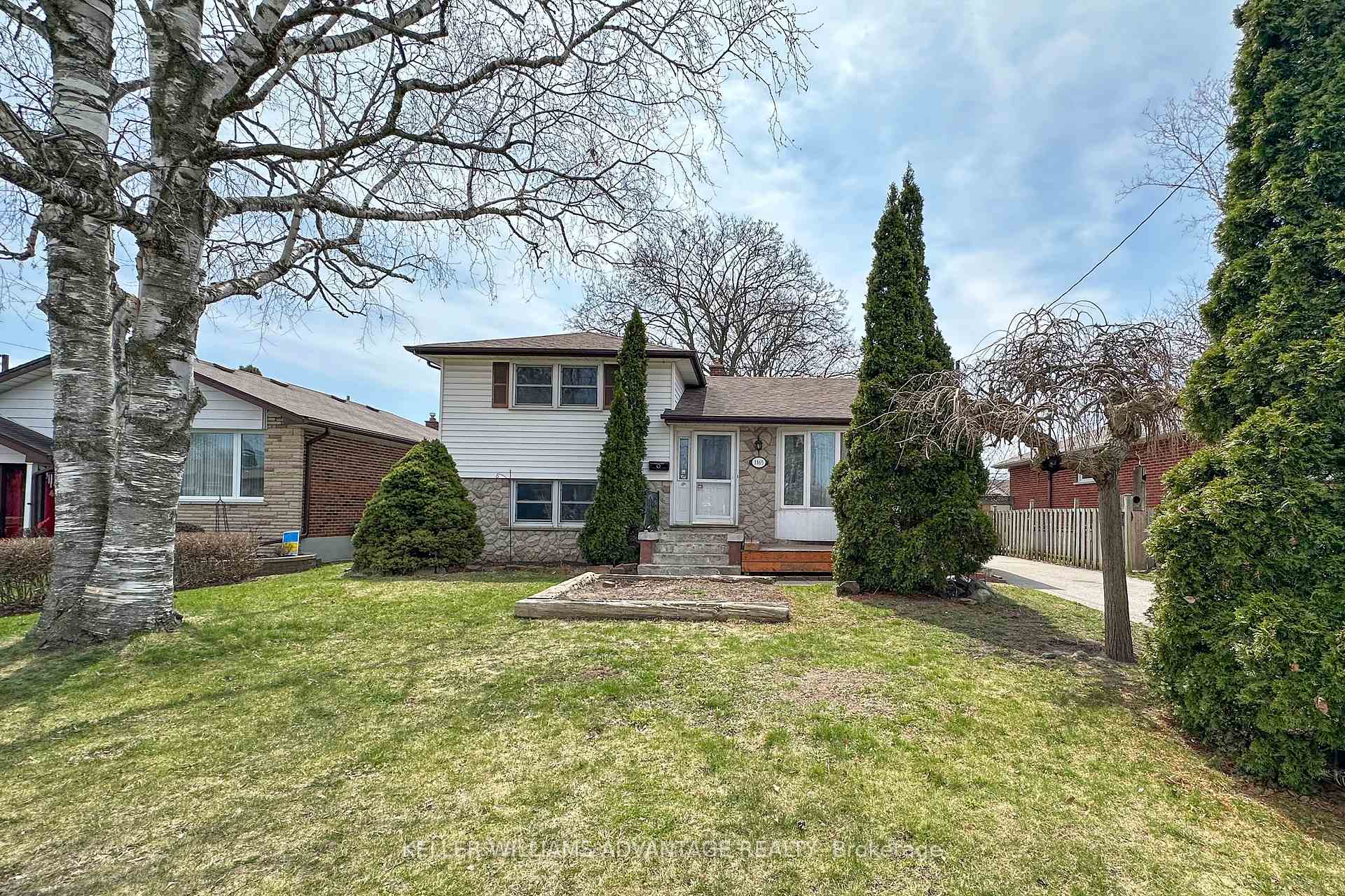 Front of 1165 Ridgecrest Avenue