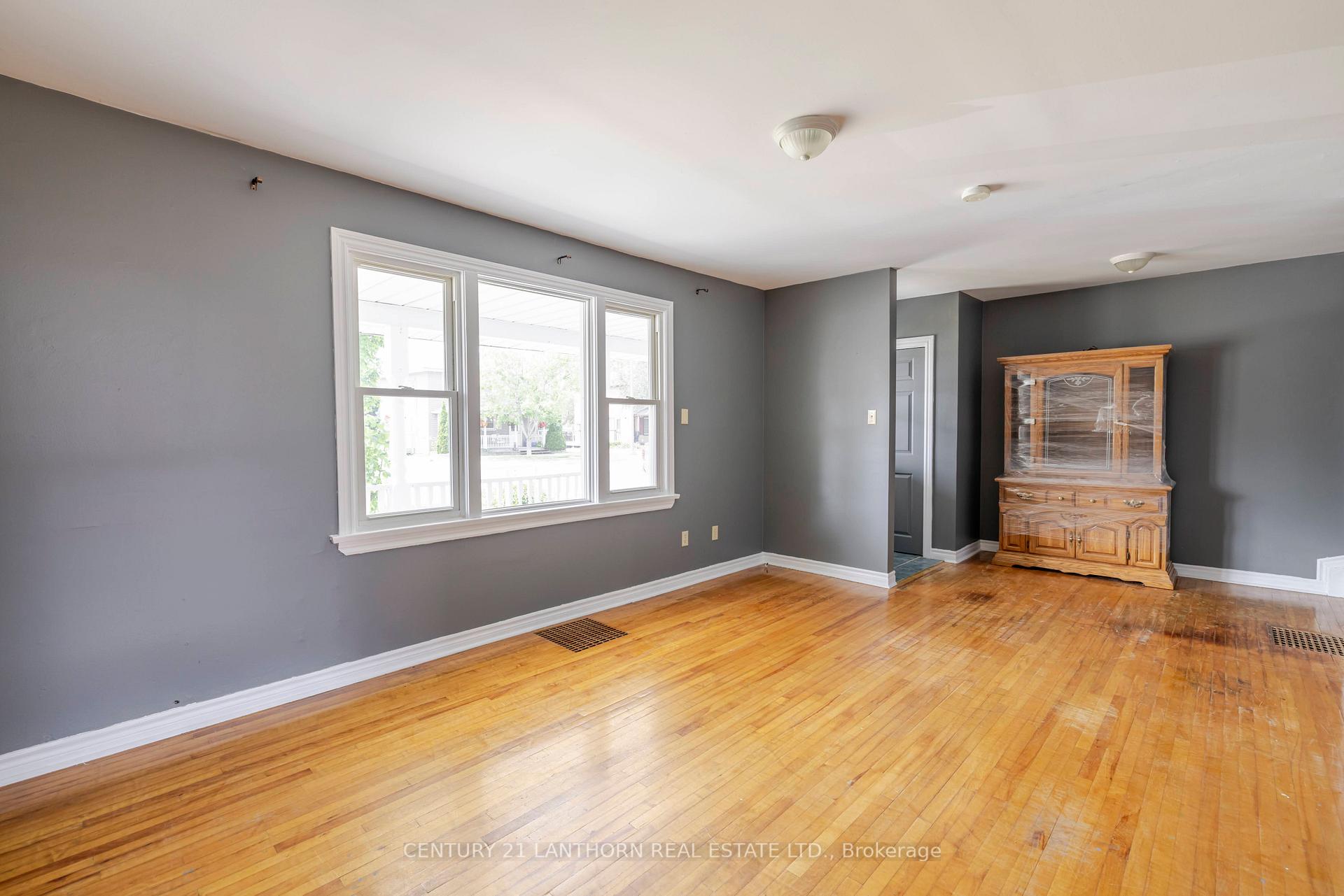 Photo 8 of 6 Inkerman Avenue, Prince Edward County, Hallowell Ward — HOMEH