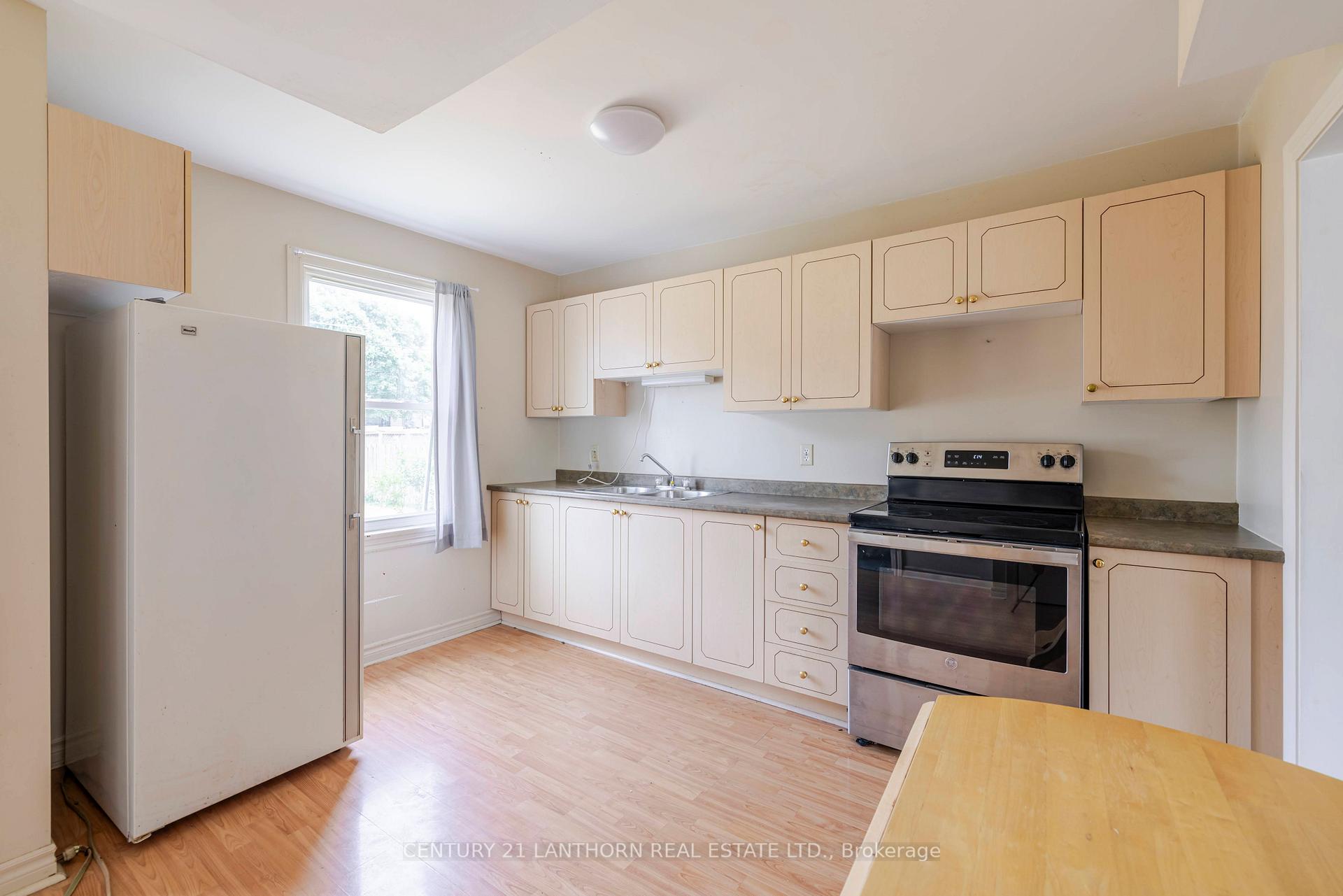 Photo 10 of 6 Inkerman Avenue, Prince Edward County, Hallowell Ward — HOMEH