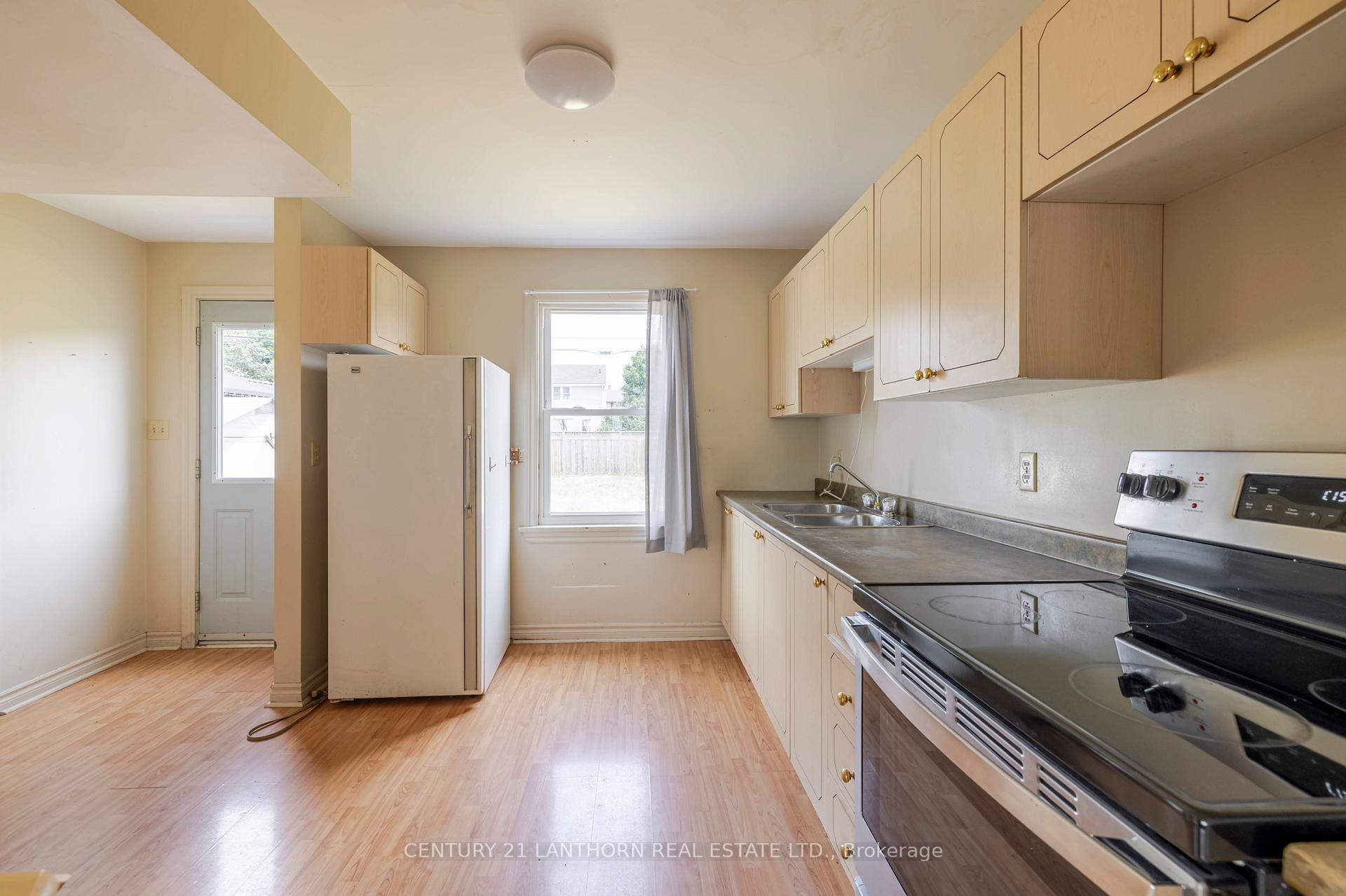 Photo 11 of 6 Inkerman Avenue, Prince Edward County, Hallowell Ward — HOMEH