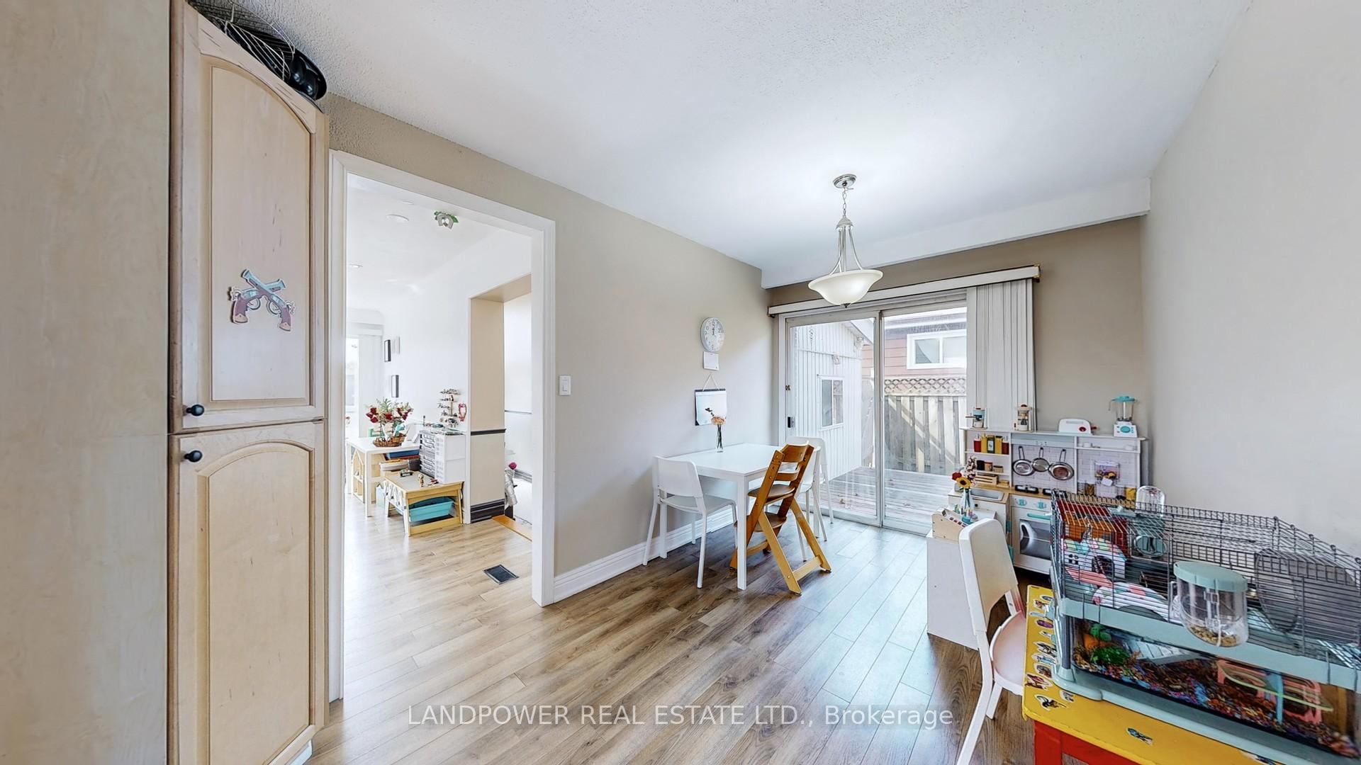 Photo 8 of 825 Naroch Boulevard, Pickering, Bay Ridges — HOMEH