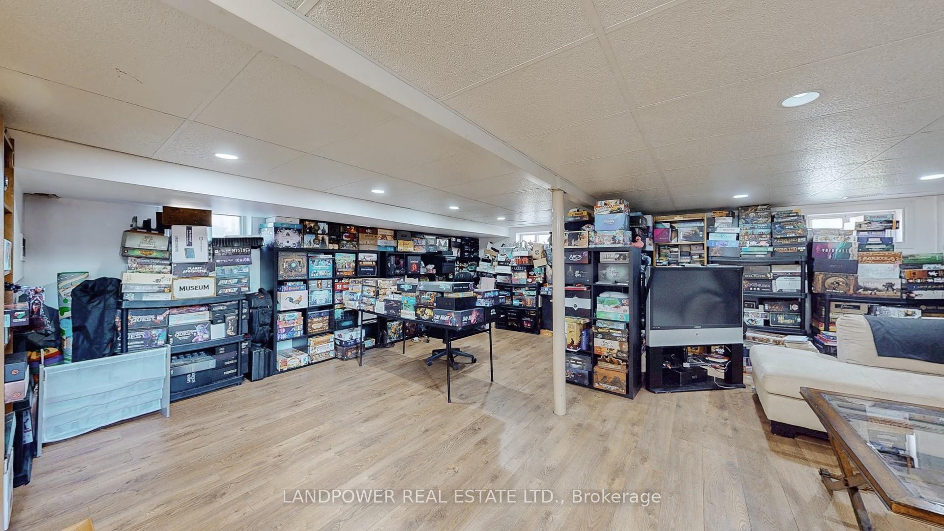 Photo 21 of 825 Naroch Boulevard, Pickering, Bay Ridges — HOMEH