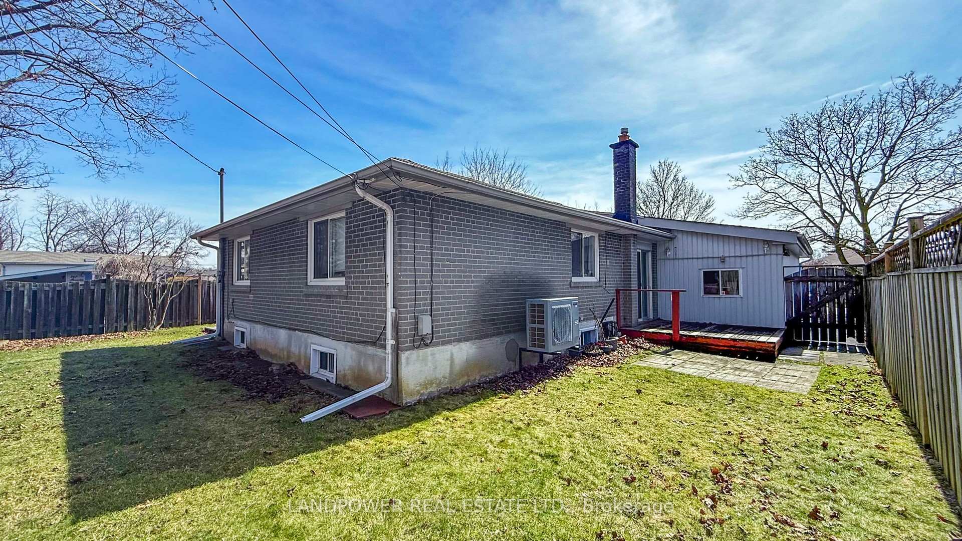 Photo 35 of 825 Naroch Boulevard, Pickering, Bay Ridges — HOMEH