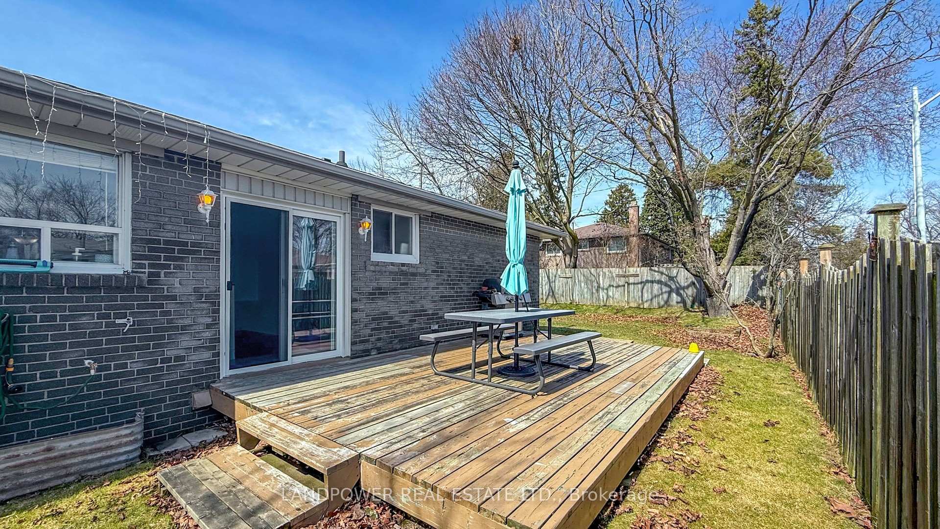 Photo 39 of 825 Naroch Boulevard, Pickering, Bay Ridges — HOMEH